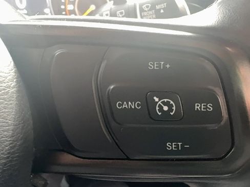 Used 2018 Jeep Wrangler Unlimited Sport S AWD/4WD image 24