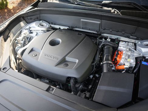 Used 2023 Volvo XC90 T8 Ultimate w/ Protection Package Premier image 33