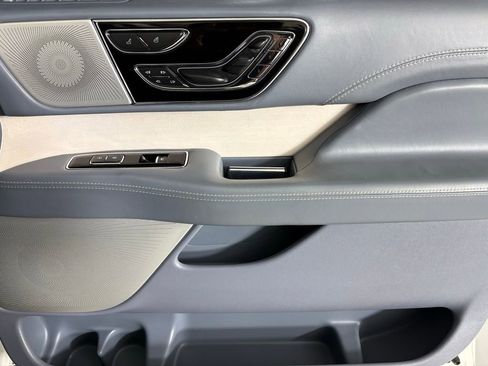 Used 2022 Lincoln Navigator L Black Label image 12