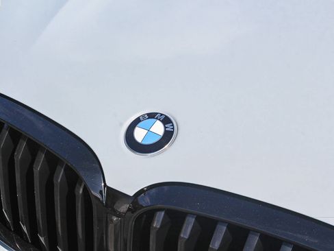 Used 2023 BMW X3 sDrive30i w/ M Sport Package RWD image 11