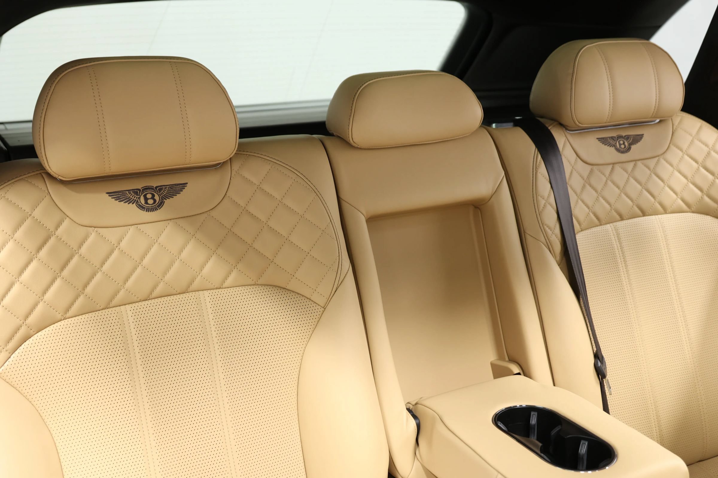 Used 2018 Bentley Bentayga AWD/4WD image 86