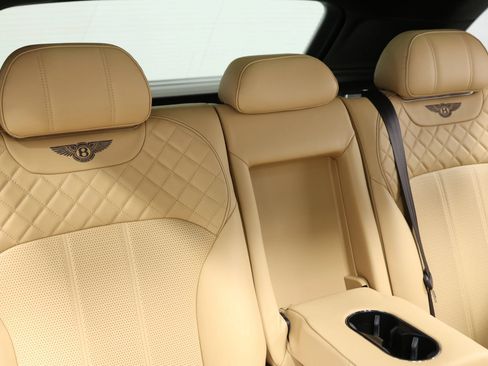Used 2018 Bentley Bentayga AWD/4WD image 86