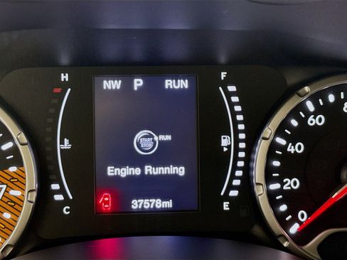 Used 2023 Jeep Renegade Latitude AWD/4WD image 13