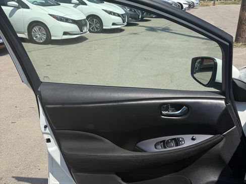Used 2025 Nissan Leaf S FWD image 18