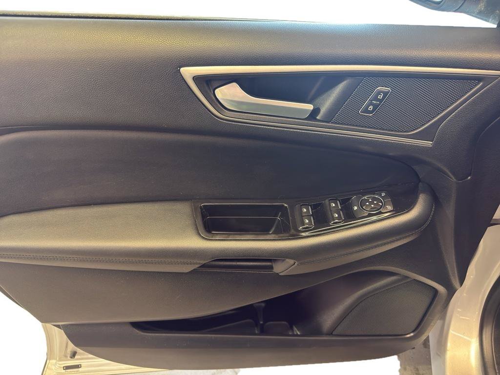 Used 2015 Ford Edge SEL w/ Equipment Group 201A AWD/4WD image 15
