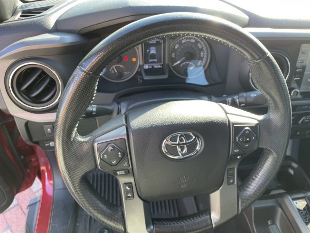 Used 2022 Toyota Tacoma TRD Off-Road w/ Technology Package AWD/4WD image 11
