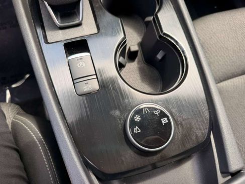 Used 2025 Nissan Rogue SV AWD/4WD image 18