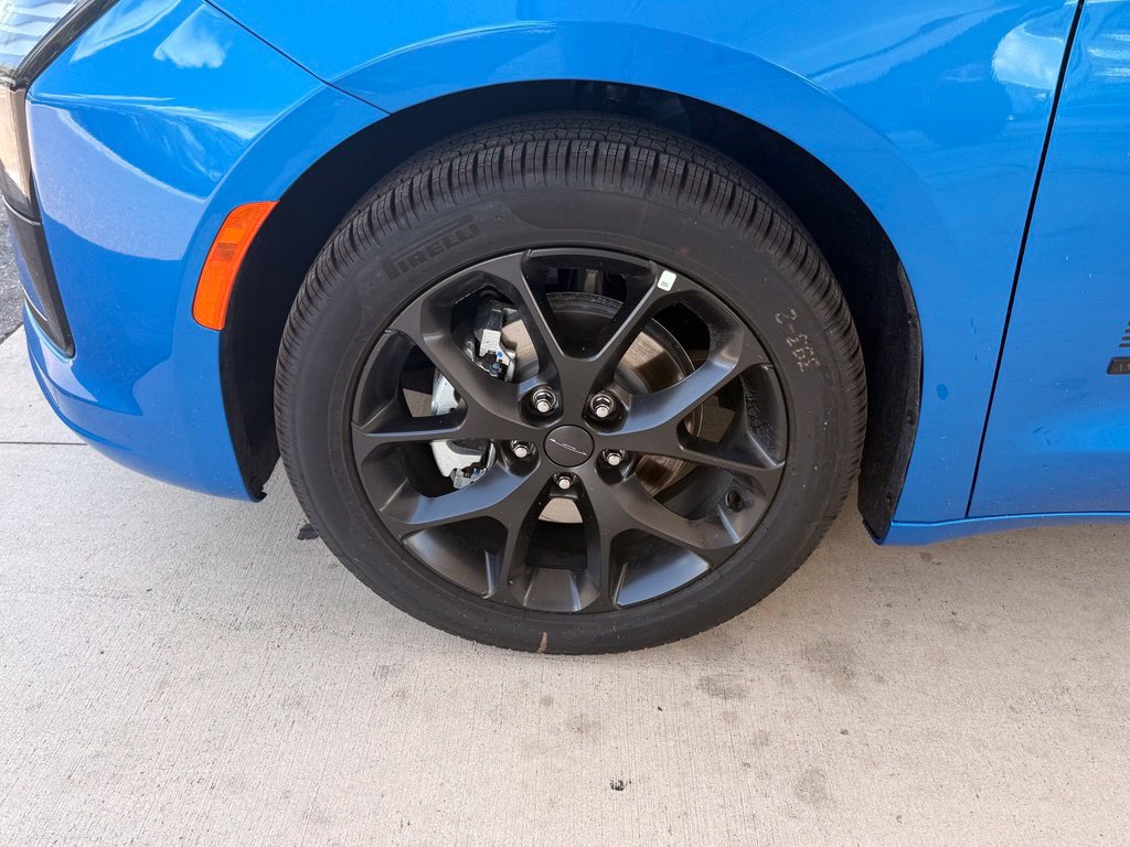 New 2027 Chrysler Pacifica Select FWD image 30