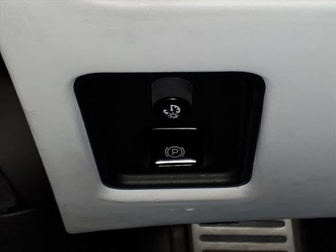 Used 2020 Chevrolet Corvette Stingray Premium Cpe w/ 3LT Preferred Equipment Group image 26