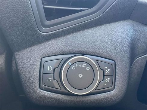 Used 2019 Ford Escape SE image 25