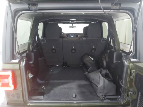 Used 2021 Jeep Wrangler Unlimited Sport AWD/4WD image 18