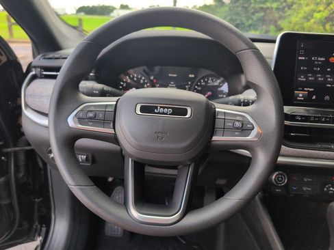 Used 2025 Jeep Compass Sport AWD/4WD image 27