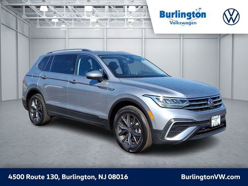 Certified 2023 Volkswagen Tiguan SE w/ Panoramic Sunroof Package image 1