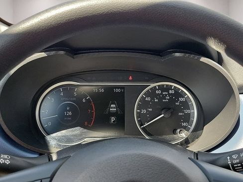 Used 2025 Nissan Versa SV FWD image 18