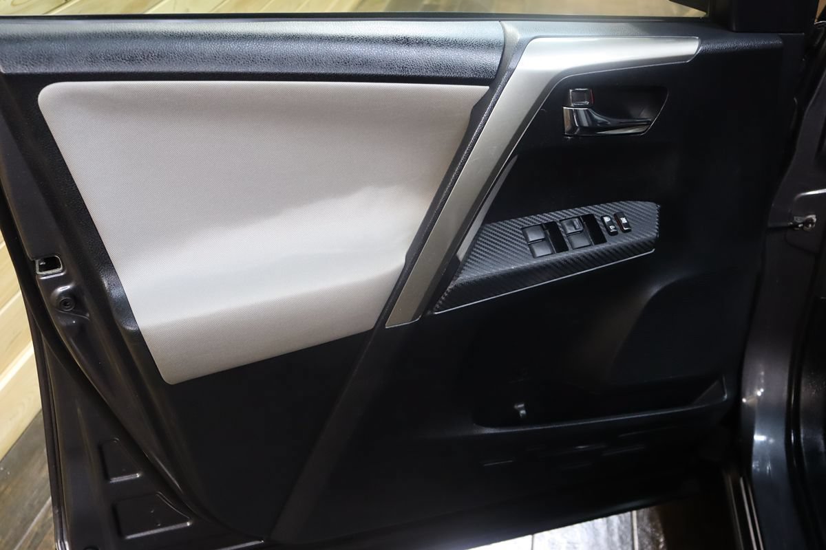 Used 2014 Toyota RAV4 XLE AWD/4WD image 29