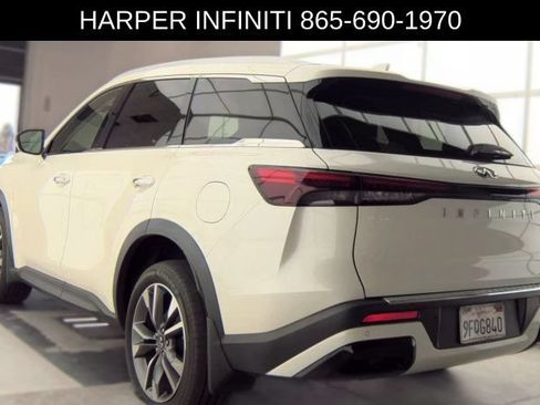 Used 2023 INFINITI QX60 Luxe w/ Performance Audio Package FWD image 2