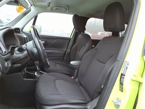 Used 2018 Jeep Renegade Altitude image 12