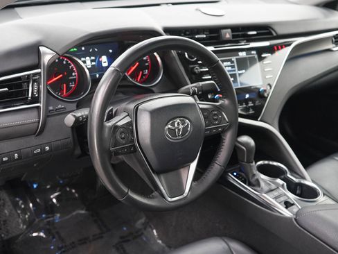 Used 2018 Toyota Camry XSE FWD image 19