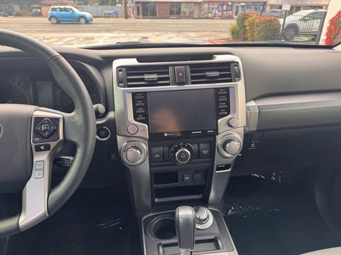 Used 2024 Toyota 4Runner SR5 Premium w/ Moonroof Package image 23