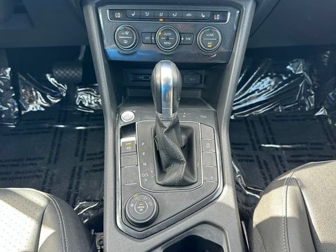 Used 2019 Volkswagen Tiguan SE AWD/4WD image 33