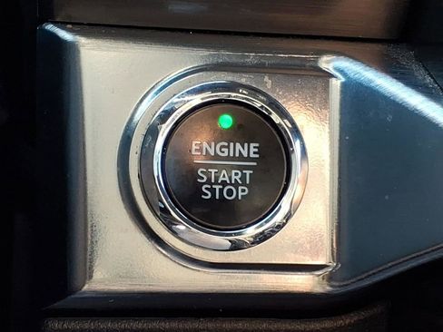 Used 2022 Ford F150 Lariat w/ Equipment Group 502A High AWD/4WD image 19