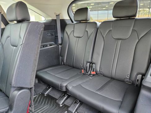 Used 2023 Kia Sorento S w/ Panoramic Sunroof Package AWD/4WD image 17