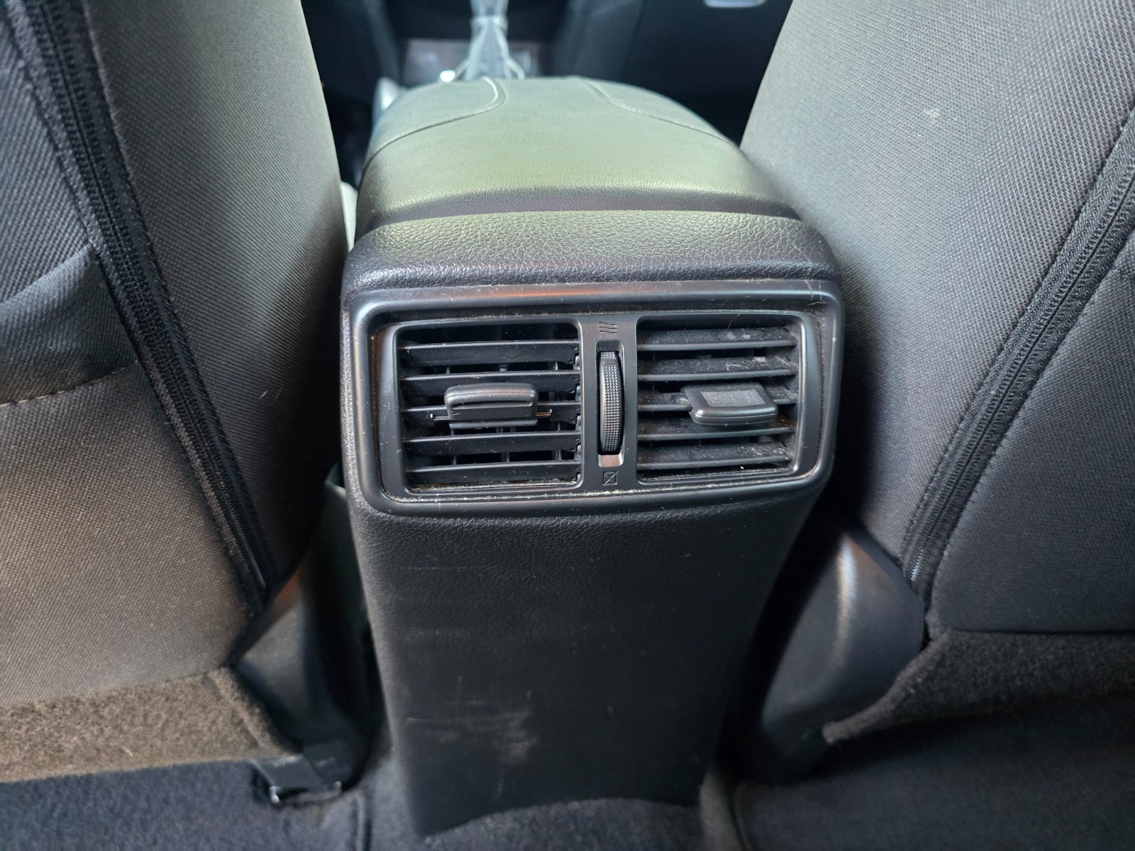 Used 2020 Nissan Rogue S w/ Special Edition Package FWD image 24