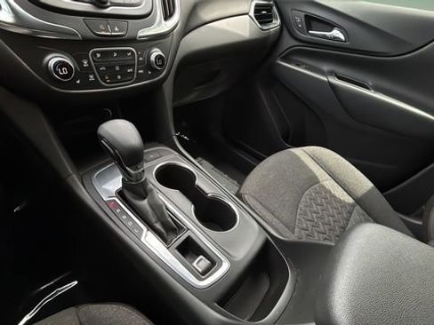 Used 2022 Chevrolet Equinox LT FWD image 14