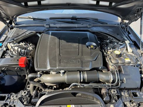 Used 2018 Jaguar XF R-Sport AWD/4WD image 42