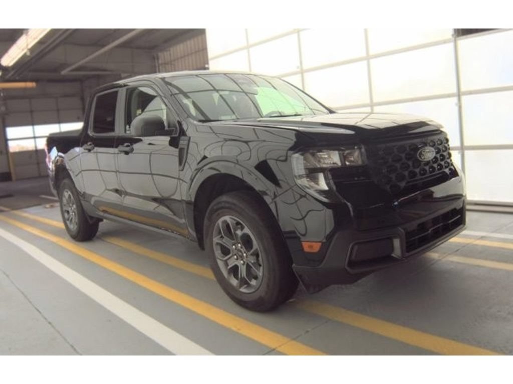 Used 2026 Ford Maverick XLT w/ Equipment Group 301A AWD/4WD image 2