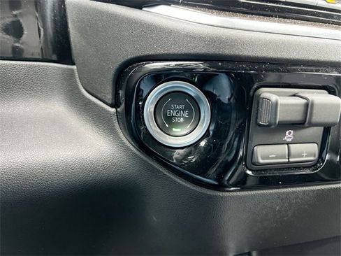 Used 2022 Chevrolet Silverado 1500 RST w/ Redline Edition image 17