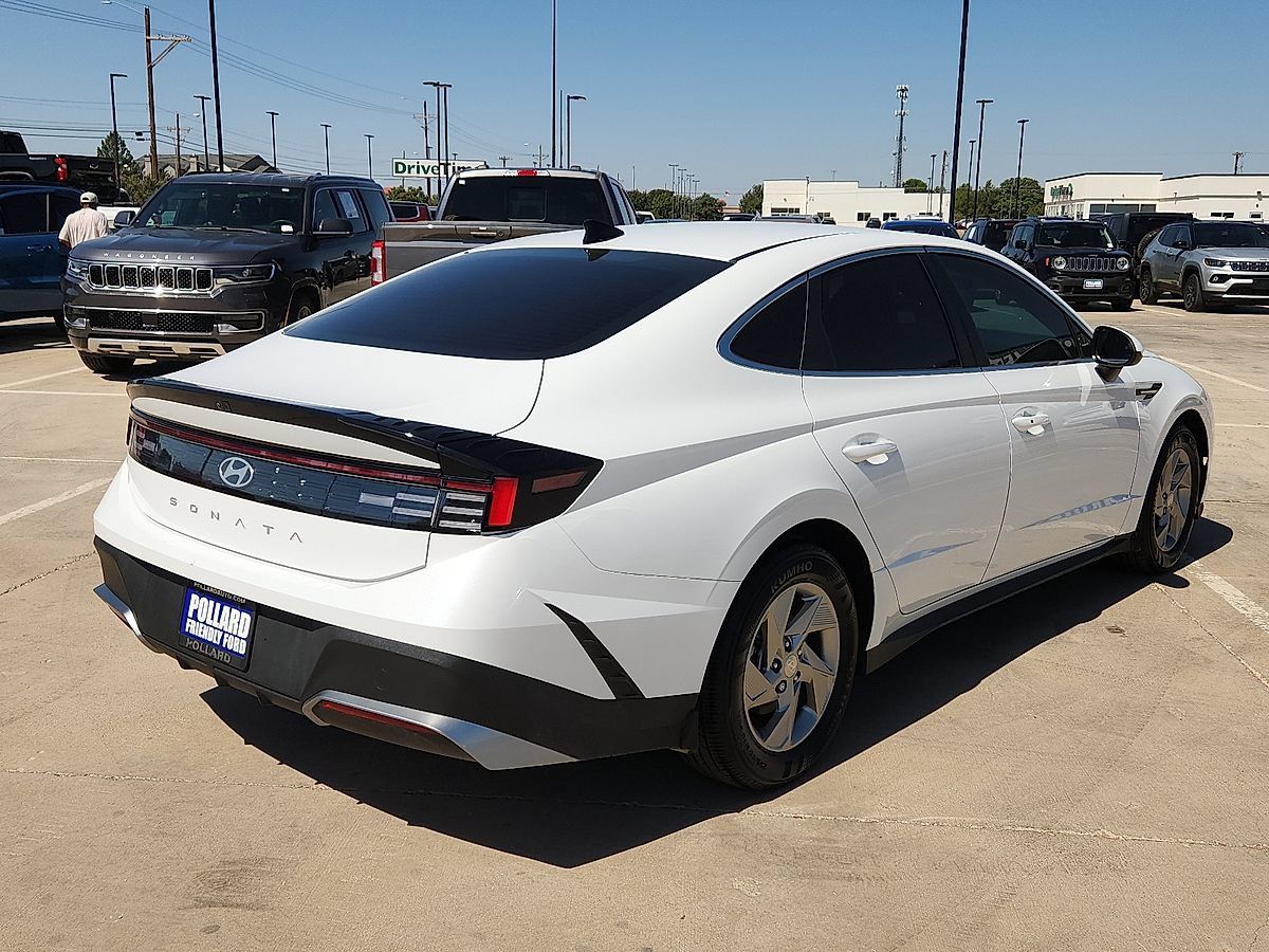 Used 2025 Hyundai Sonata SE FWD image 4