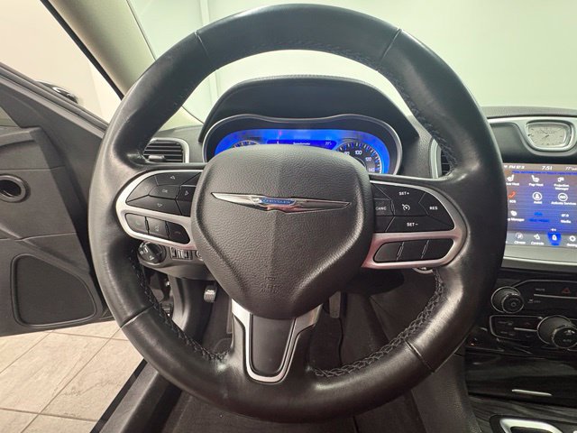 Used 2022 Chrysler 300 Touring L RWD image 20