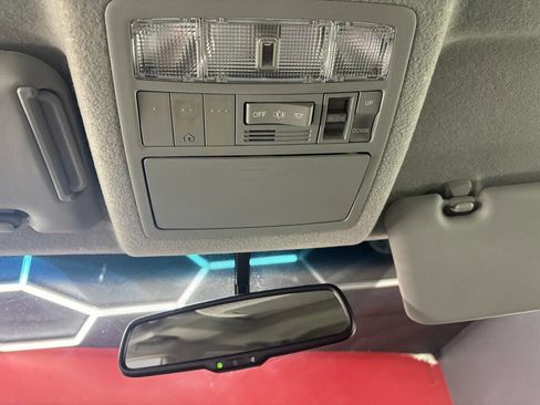 Used 2013 Toyota Highlander Limited image 26