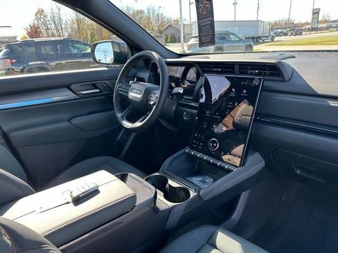 New 2026 GMC Terrain AT4 w/ LPO, Floor Liner Package image 9