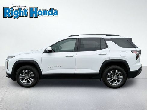 Used 2025 Chevrolet Equinox LT w/ Convenience Package II AWD/4WD image 3