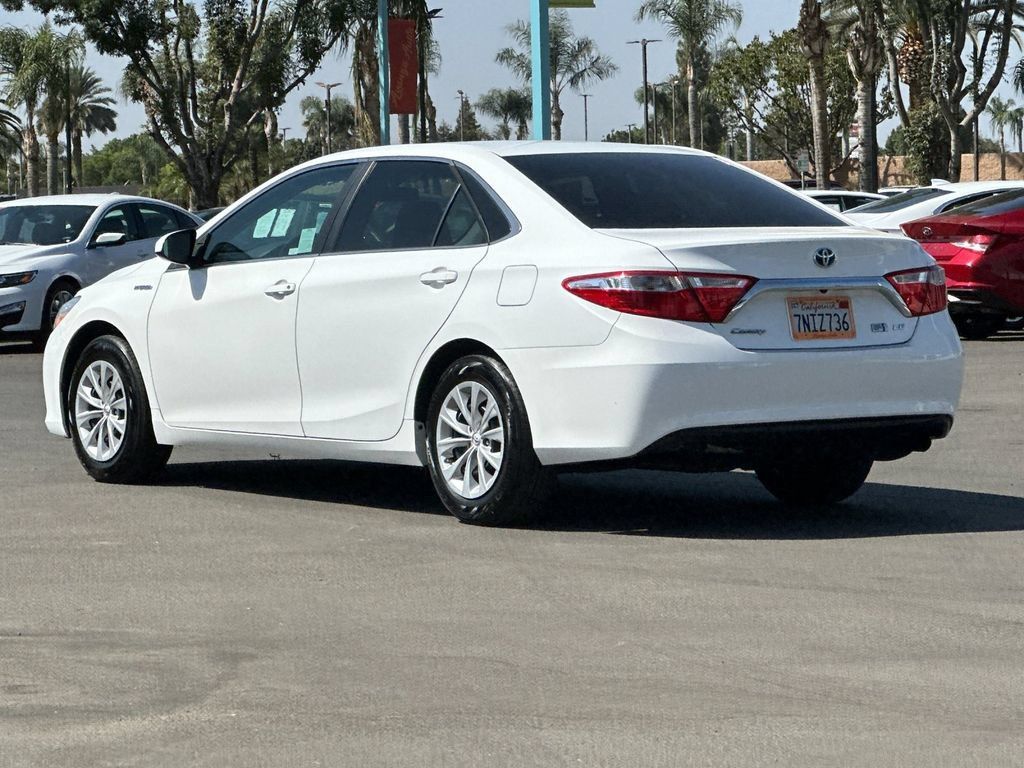 Used 2016 Toyota Camry LE FWD image 3