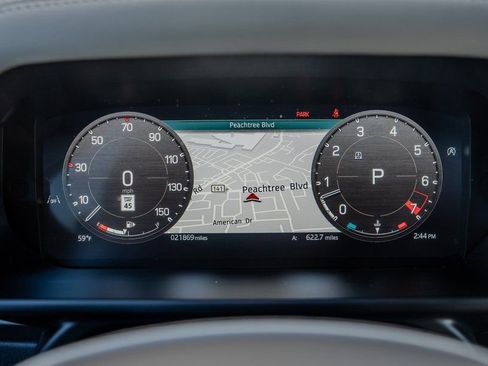 Used 2024 Land Rover Defender 130 S image 9