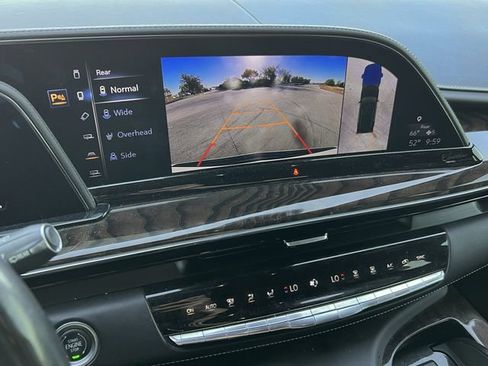 Used 2022 Cadillac Escalade ESV Sport Platinum image 17