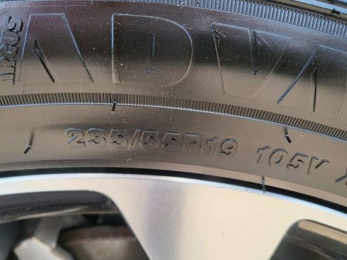 Used 2022 Kia Carnival EX FWD image 16