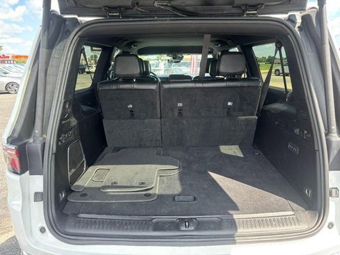 Used 2024 Jeep Wagoneer L Series III w/ Flexible Seating Group AWD/4WD image 6