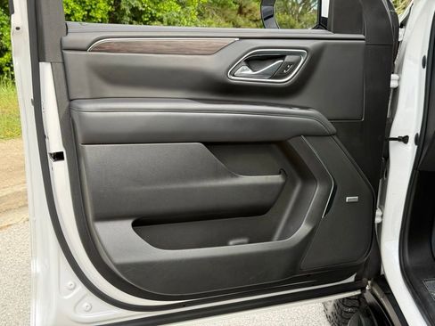Used 2022 Chevrolet Tahoe LT w/ LT Signature Plus Package RWD image 24
