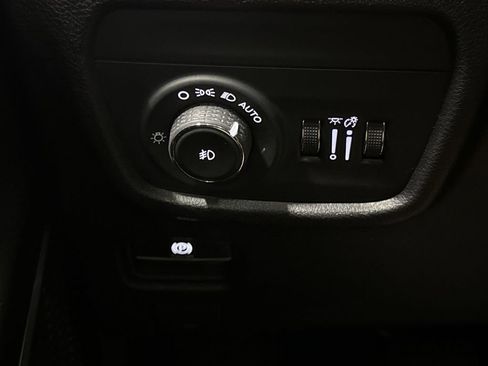 Used 2021 Jeep Grand Cherokee L Limited image 19