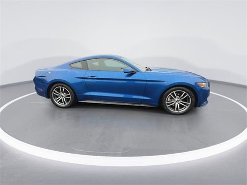 Used 2017 Ford Mustang Coupe image 9
