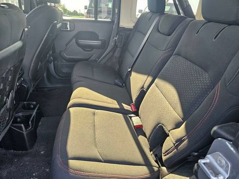 Used 2019 Jeep Wrangler Unlimited Rubicon AWD/4WD image 18