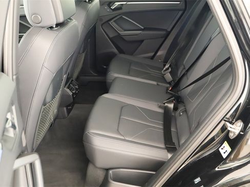 Certified 2024 Audi Q3 2.0T Premium Plus image 28