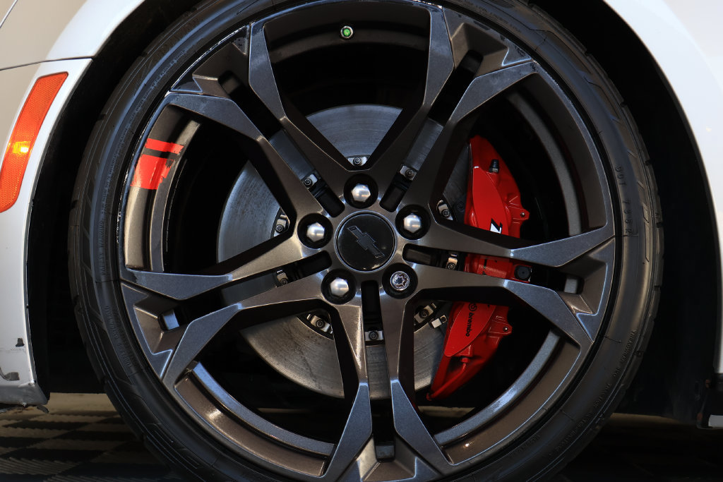 Used 2018 Chevrolet Camaro SS RWD image 11