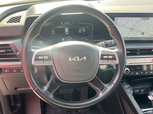 Used 2025 Kia Telluride S AWD/4WD image 23