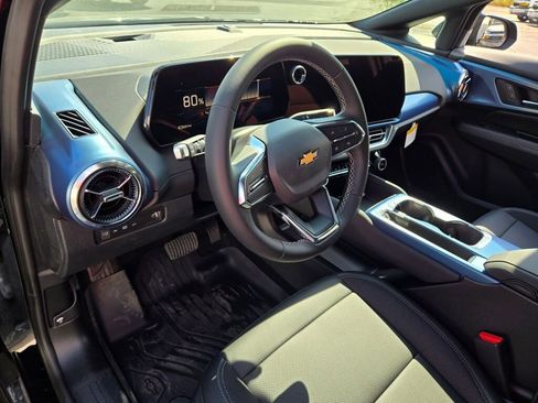 New 2026 Chevrolet Equinox EV LT AWD/4WD image 17