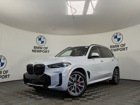 New 2026 BMW X5 xDrive40i w/ M Sport Package AWD/4WD image 1